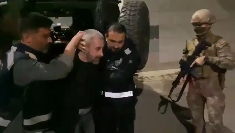 Kardeş Katili Yakalandı: 213 Saatlik Kamera Görüntüsü ile Suç Üstü