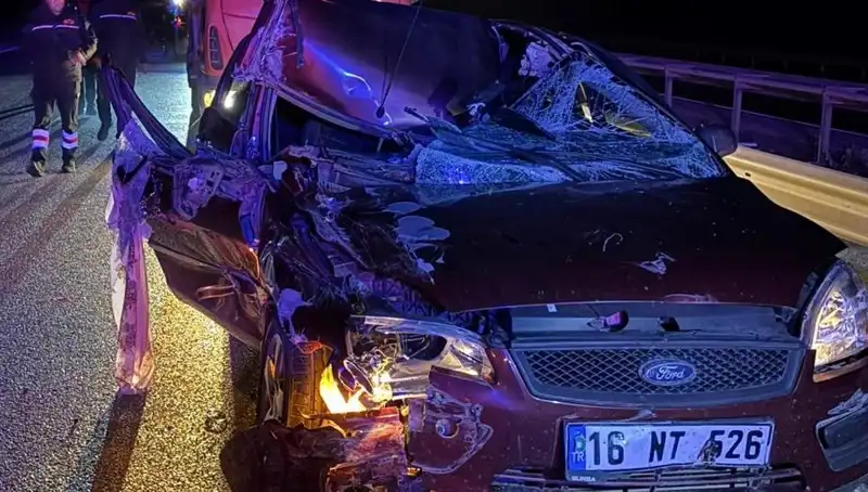 Afyonkarahisar'da Trafik Kazası: Otomobil ile TIR Çarpıştı, 4 Kişi Yaralandı