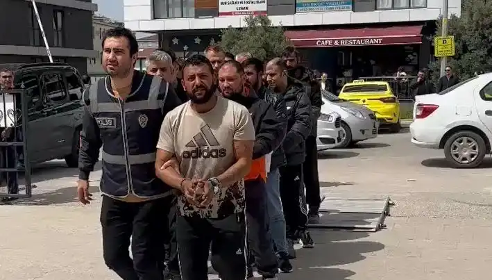 Edirne'de Eş Zamanlı Operasyon: Yedi Firari Hızla Yakalandı!