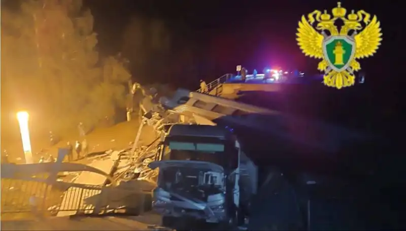 Rusya'da Tren Köprüsünün Çökmesi: Feci Kazada Hayatını Kaybedenler ve Yaralılar