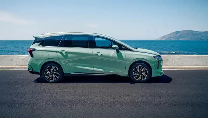 Türkiye Pazarına Yeni Bir Oyuncu: Forthing Automobilinin Fiyatlandırması Ne Olacak?