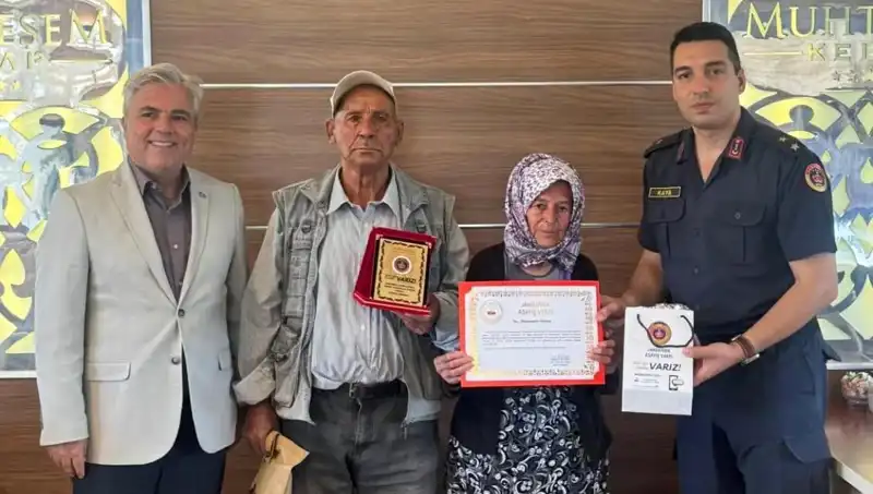 Evinizi Jandarmaya Bağışlamak, Duyguların En Güzel Hali Olabilir mi?