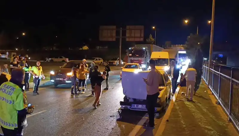 Otoyolda Kuralsız Geri Dönüş: İkisi Çocuk Dört Yaralı  Kaza Detayları!