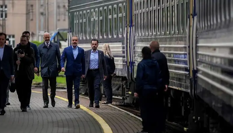 Dışişleri Bakanı Fidan, Ukrayna'daki Kritik Görüşmelerini Tamamladı