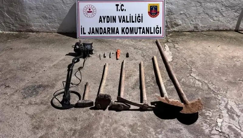 Aydın'da Kaçak Kazı Yapan Çeteye Büyük Operasyon: Suçüstü Yakalandılar!