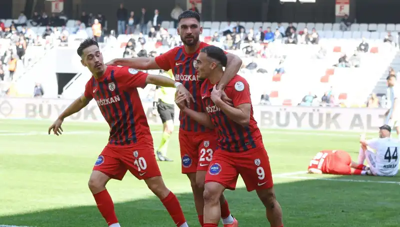 Altınordu'da Futbol: Gidenler Geri Dönmeden Gitmeye Devam Ediyor