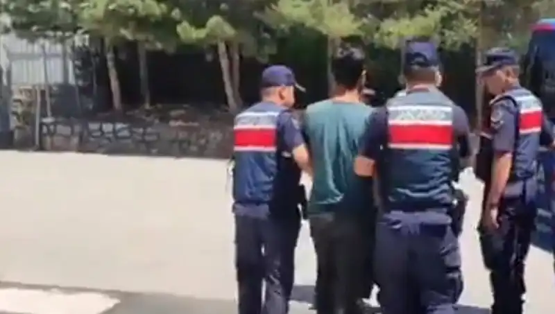 Türkiye'de DAEŞ'e Yönelik Dev Operasyon: 26 Gözaltı Yapıldı