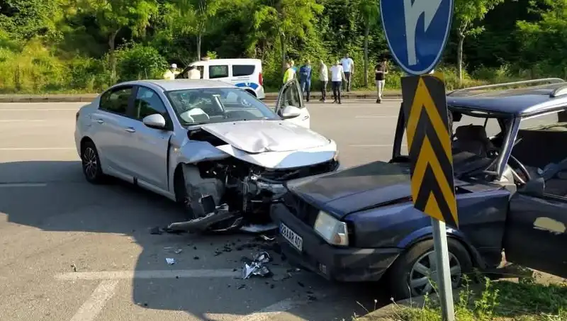 Görele'de Feci Kaza: Sürücü Araç Camından Fırlayıp Hayatını Kaybetti