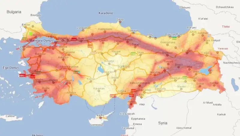 Evimin Altından Fay Hattı Geçiyor Mu? 45 İl ve 110 İlçe Deprem Riski Altında!