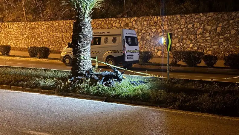 Tıp Fakültesi Öğrencisi Motosiklet Kazasında Hayatını Kaybetti: Aile ve Arkadaşlar Yas Tutuyor