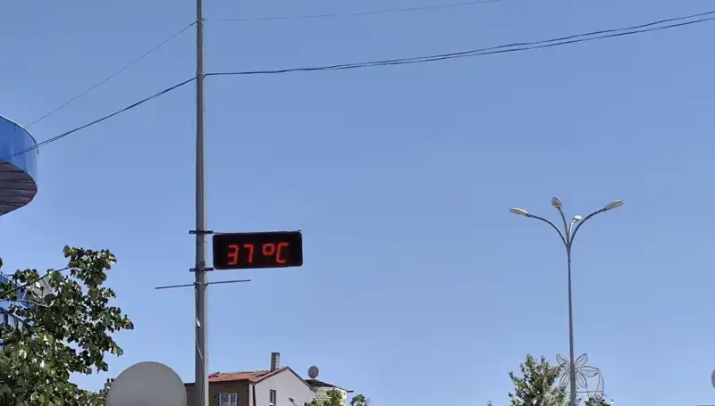 Sıcak Havalar Etkisini Gösteriyor: İlçede Termometreler 38 Dereceye Ulaştı
