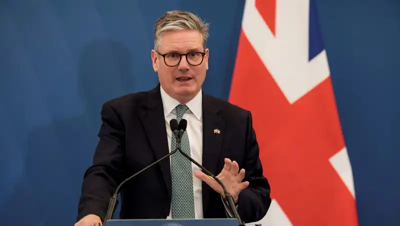 İngiltere Başbakanı Starmer, David Lammy'i Yardımcı Başbakan Yaparak Hükümette Değişikliklere Gitti