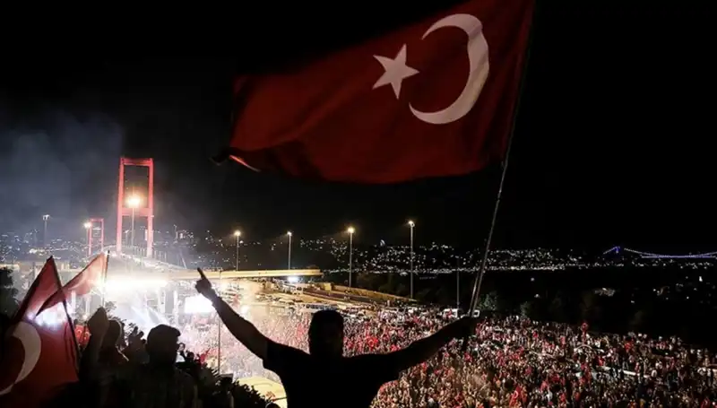 15 Temmuz Gecesi'nde Destan: "En Uzun Gece" Külliye'de Sahnelenecek