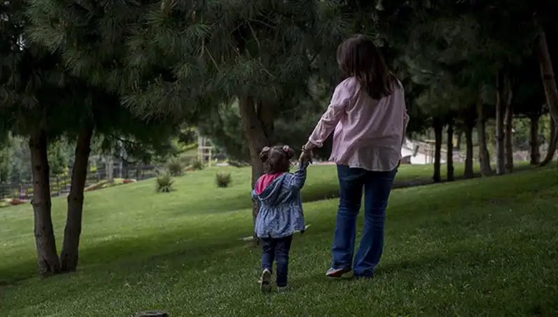 Yargıtay'dan Çarpıcı Koruyucu Aile Kararı: Çocuk Ayda İki Kez Görülebilecek