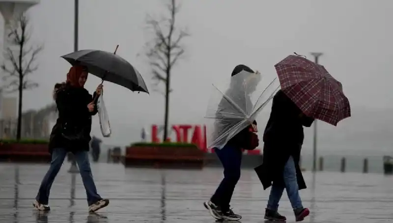 Kuvvetli Sağanak Yağışları Bekleniyor: Dikkat Edilmesi Gereken 2 Bölge!