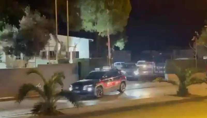 İzmir'de 24 Saatlik Dev Operasyon: 141 Hükümlü Eş Zamanlı Olarak Yakalandı