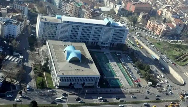 İBB Soruşturmasında Şok Detaylar: "Enderun" WhatsApp Grubu Mesajları İnceleniyor