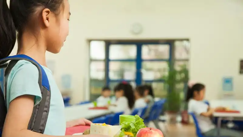 İspanya'dan Radikal Obezite Önlemi: Yağlı Yiyecekler Menülerden Çıkarılıyor