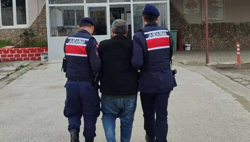 8 Yıl Aranan Şahıs Nihayet Yakalandı: Cezaevine Gönderildi!