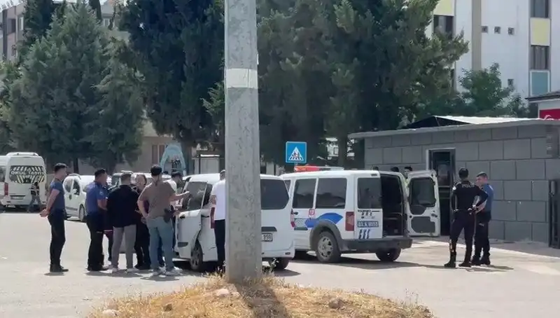Adliye Önünde Aile Kavgası: 5 Yaralı, 7 Gözaltı ile Sonuçlandı
