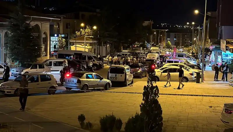 ** İki Aile Arasında Çıkan Kavga: 1 Ağır Yaralı, 3 Yaralı Daha!**